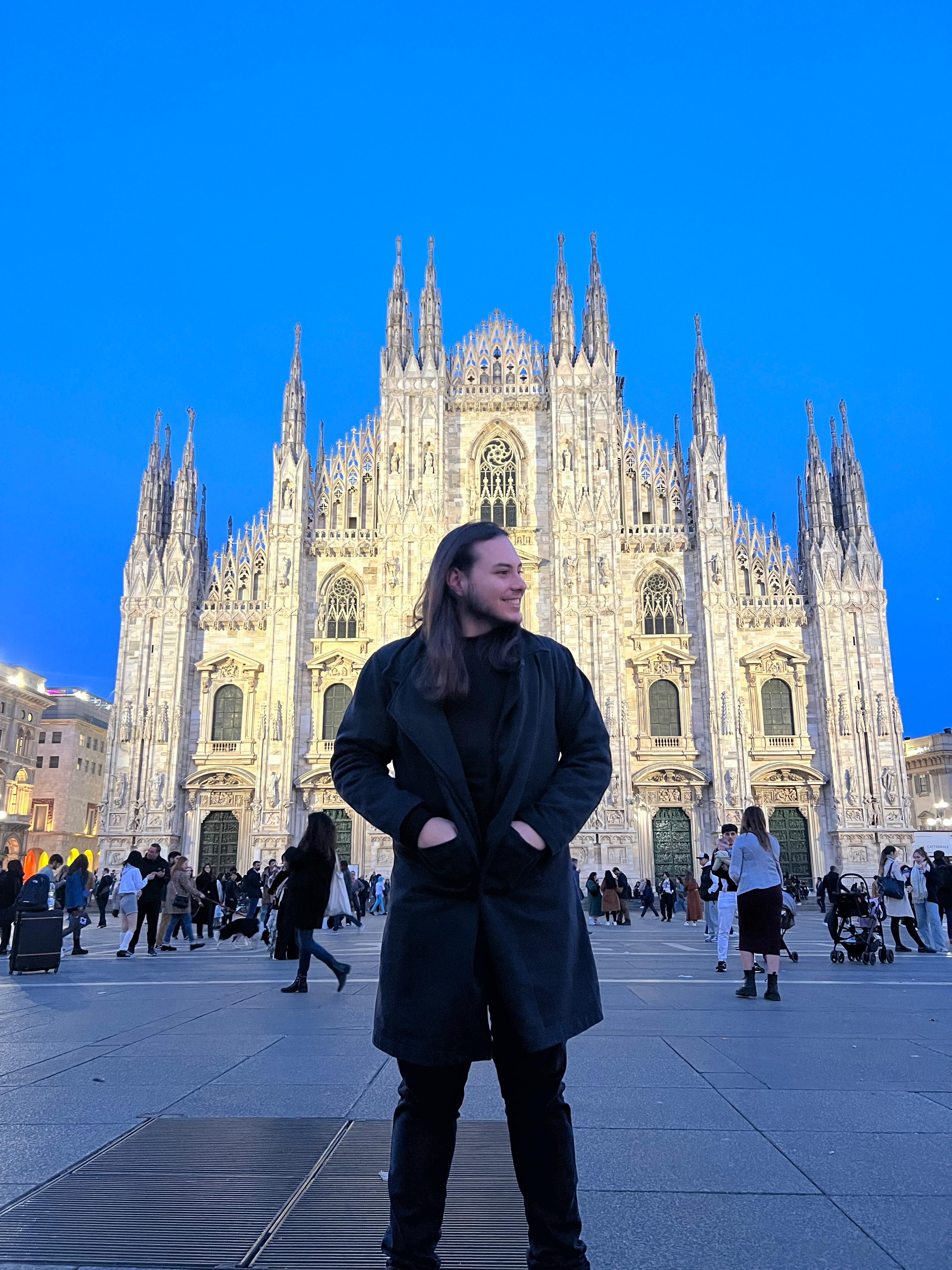 Leonardo Mariano em Milão